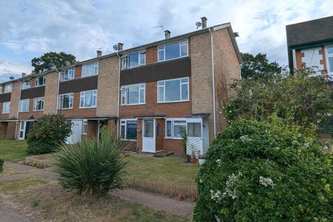 2 bedroom maisonette to rent, Simplemarsh Road, Addlestone KT15