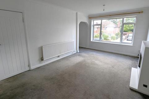 2 bedroom maisonette to rent, Simplemarsh Road, Addlestone KT15