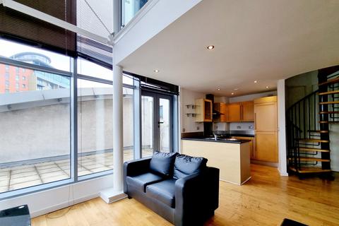 2 bedroom penthouse to rent, Gotts Road, Leeds LS12