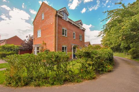 4 bedroom detached house for sale, Lintin Close, Bratton, Telford, TF5 0DS