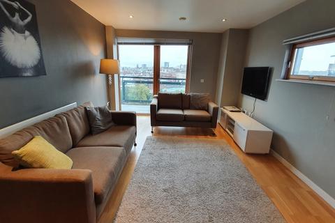 2 bedroom penthouse to rent, Crown Point Road, Leeds LS9