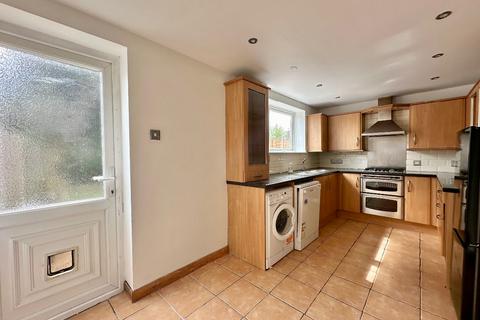 2 bedroom terraced house for sale, Dewsbury Gardens, Romford