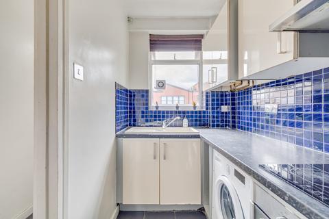 undefined, Farm Lane, Fulham Broadway, London