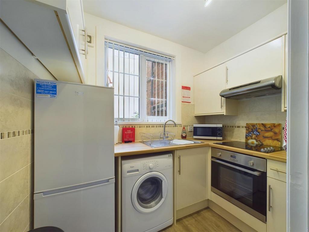 Kitchen: