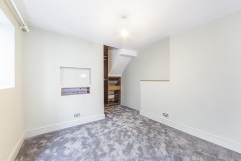 1 bedroom flat for sale, Framfield Road, Highbury, London