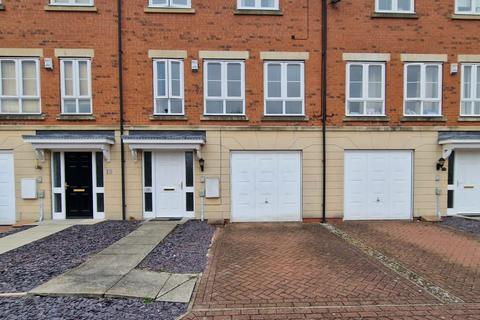 4 bedroom townhouse to rent, Madeira Court, Hull, Yorkshire, HU5