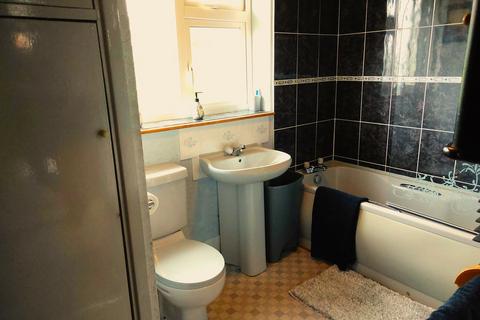 50 Middlebrook Crescent, Bradford, BD8 0EN