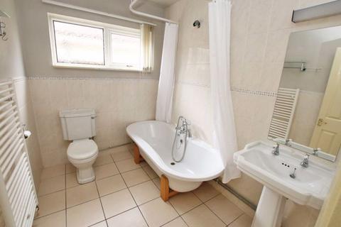 38 Brooklyn Drive, Humberston, Grimsby, DN36 4EN