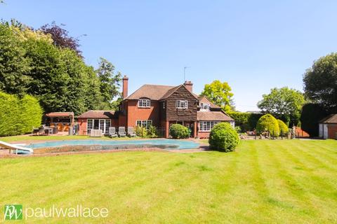 5 bedroom detached house for sale, Yewlands, Hoddesdon