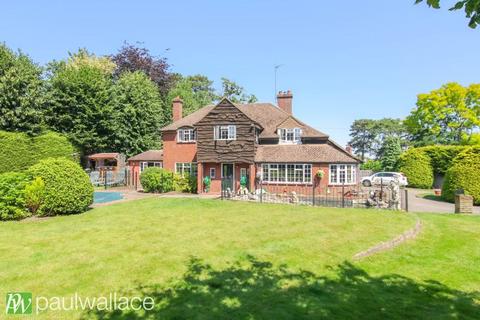 5 bedroom detached house for sale, Yewlands, Hoddesdon