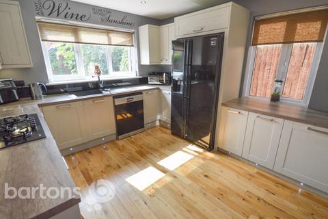 2 Heron Drive, Brampton Bierlow, Rotherham, S63 6BZ