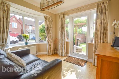 2 Heron Drive, Brampton Bierlow, Rotherham, S63 6BZ
