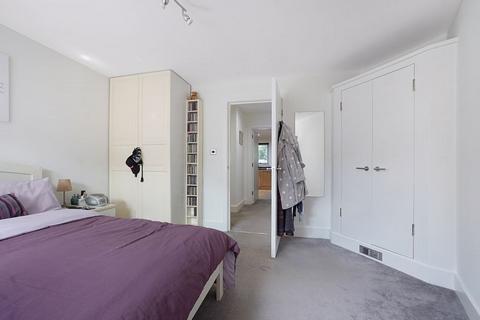 Flat 1, Wildoaks House, 418 London Road, Sutton, SM3 8JF