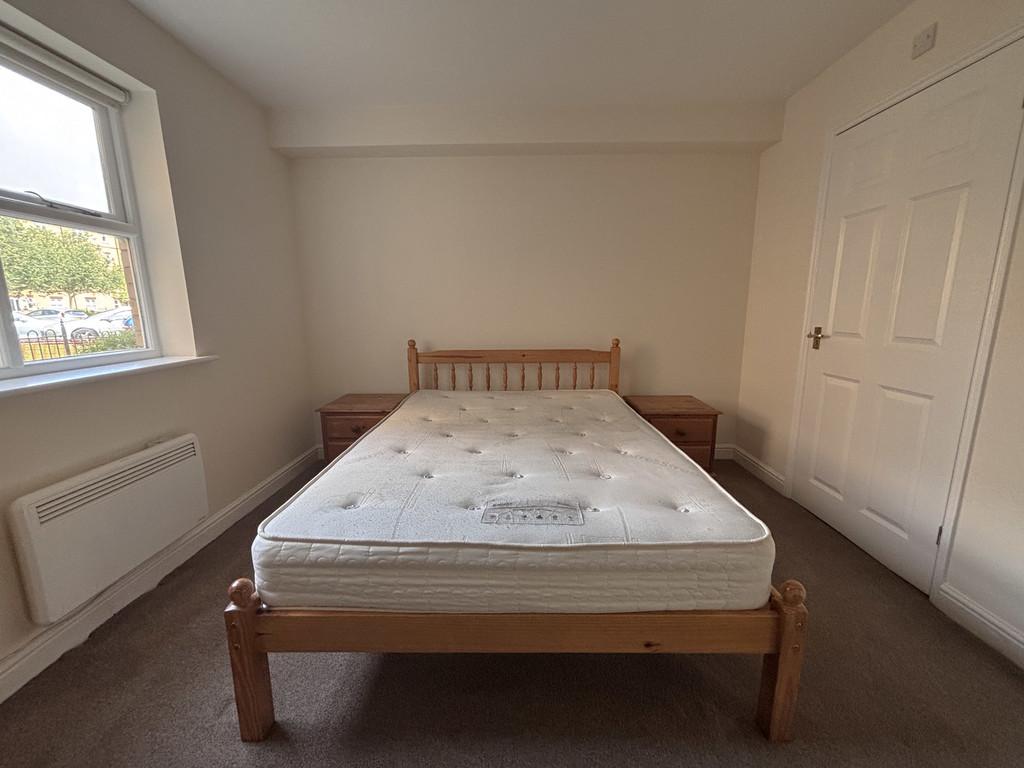Master Bedroom (1)