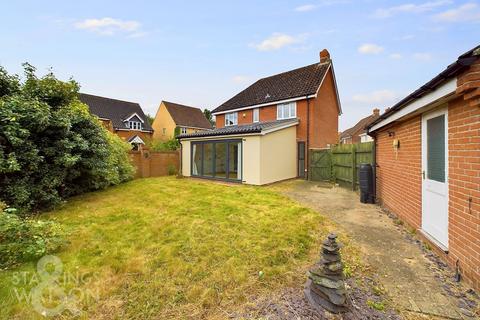 3 bedroom detached house for sale, John Childs Way, Bungay