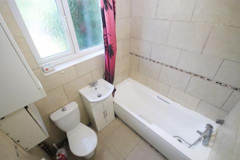 20, Floriston Court Whitton Avenue West, Northolt, UB5 4JX