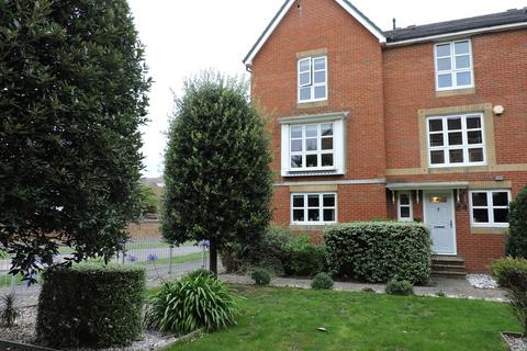 4 bedroom townhouse to rent, Caroline Way, Sovereign Harbour, Eastbourne, East Sussex