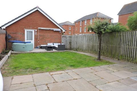 4 bedroom townhouse to rent, Caroline Way, Sovereign Harbour, Eastbourne, East Sussex