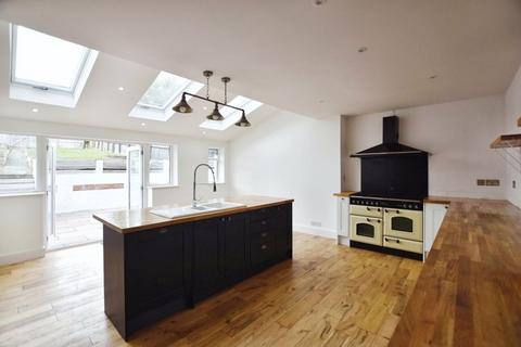 25 Anderson Road, Salisbury, SP1 3DX