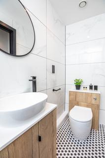 undefined, Apt 302, Waterloo Street, 2 Waterloo Street M1