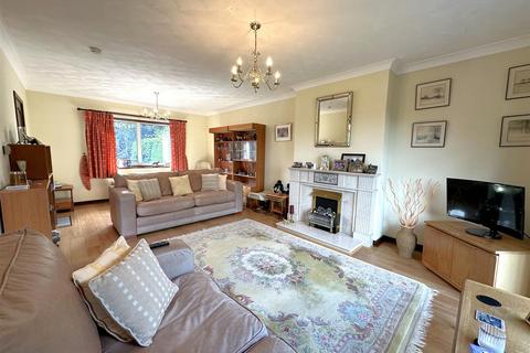 3 bedroom detached house for sale, Elwood House, High Street, Swinderby, Lincoln