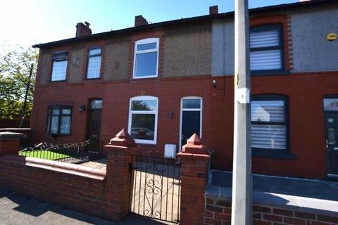 2 bedroom terraced house to rent, Wigan Road, Atherton