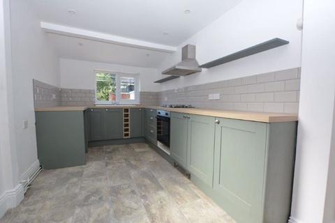 2 bedroom terraced house to rent, Wigan Road, Atherton
