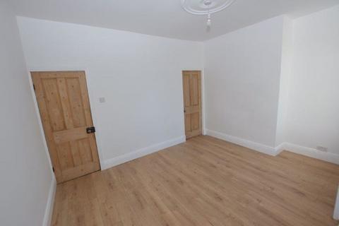 2 bedroom terraced house to rent, Wigan Road, Atherton