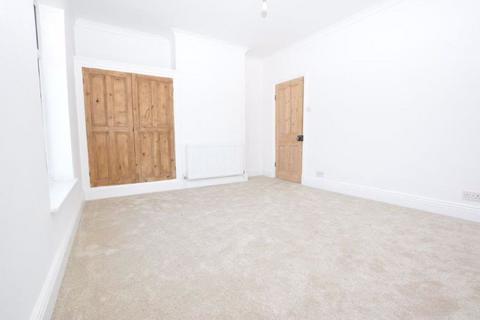 2 bedroom terraced house to rent, Wigan Road, Atherton
