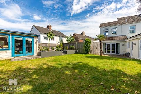 4 bedroom end of terrace house for sale, James Road, Poole BH12