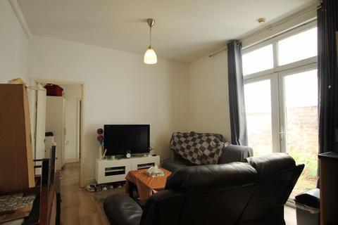 1 bedroom apartment to rent, Ninian Road, Cardiff CF23