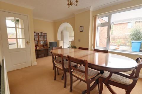 5 Abbey Close, Penkridge, Stafford, ST19 5ET