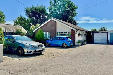 3 bedroom bungalow for sale, The Street, Steeple