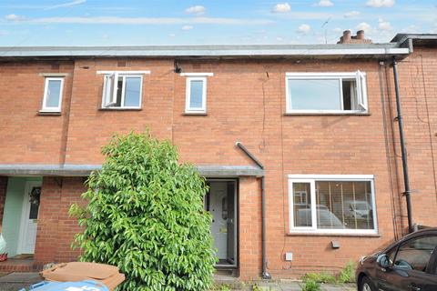 1 bedroom flat for sale, Walton Way, Stone