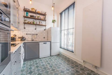 2 bedroom flat for sale, Balls Pond Road, Islington, London, N1