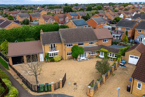 10 Brambleside, Thrapston, Kettering, NN14 4PY