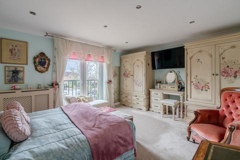 10 Brambleside, Thrapston, Kettering, NN14 4PY
