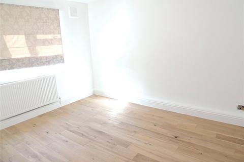 3 bedroom terraced house to rent, Chipstead Close, London, SE19