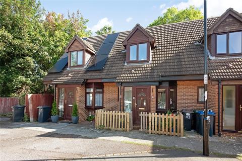 3 Camille Close, London, SE25 4EW