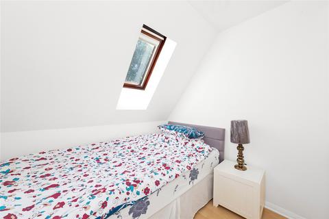 3 Camille Close, London, SE25 4EW
