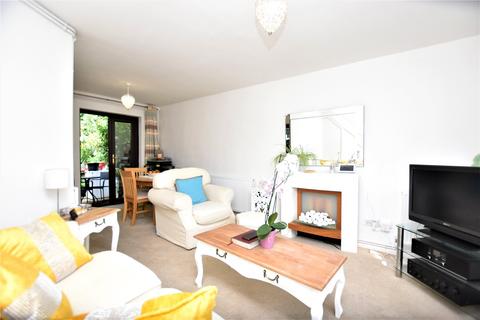 3 Camille Close, London, SE25 4EW
