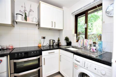 3 Camille Close, London, SE25 4EW