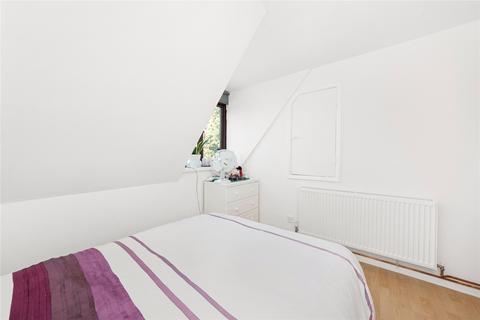 3 Camille Close, London, SE25 4EW
