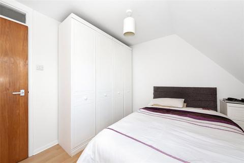 3 Camille Close, London, SE25 4EW