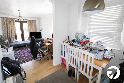 2 bedroom maisonette for sale, Hawthorn Place, Erith, DA8