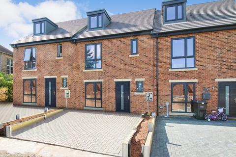 4 bedroom terraced house for sale, Bramble Court, Knaresborough, North Yorkshire, HG5