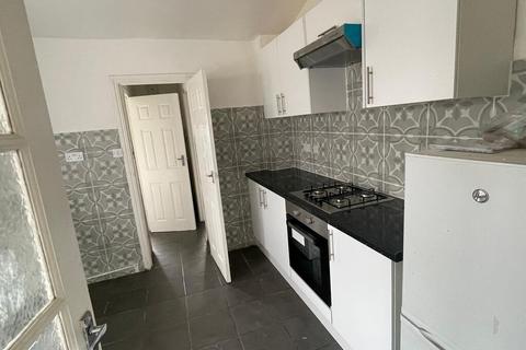 4 bedroom terraced house to rent, BLACKSHAW ROAD  SW17 TOOTING BROADWAY