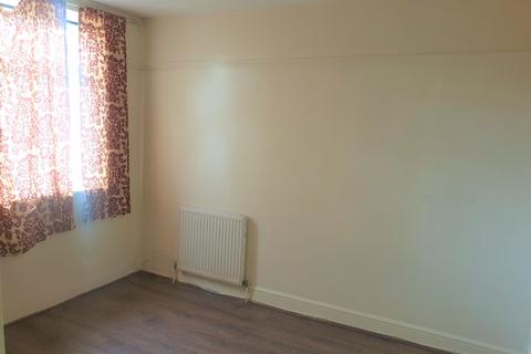 4 bedroom terraced house to rent, Bristol Road, London
