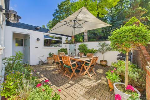 6 bedroom semi-detached house for sale, Heathhurst Road, South Croydon