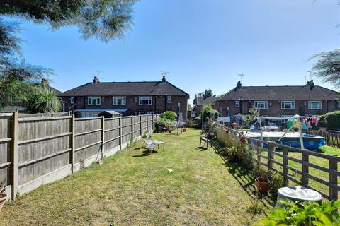 2 bedroom flat for sale, Shrubcote, Tenterden